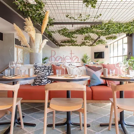 Hotel Ibis Aéroport Promenade Des 3*