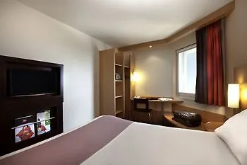 Ibis Aéroport Promenade Des Hotel 3*