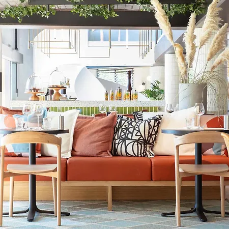 Отель Ibis Aeroport Promenade Des 3*