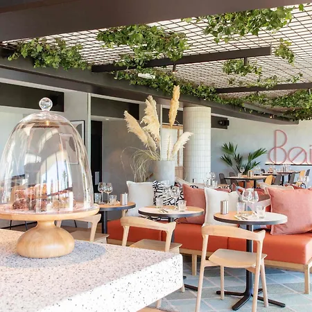 Отель Ibis Aeroport Promenade Des Ницца