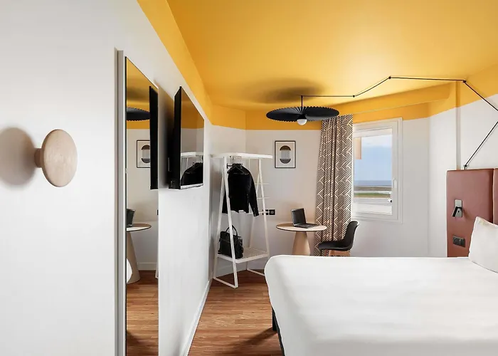 Ibis Aeroport Promenade Des Hotel 3*