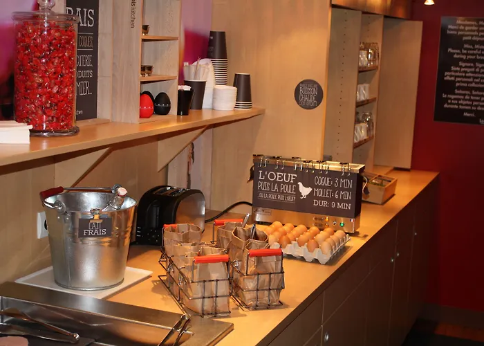 Отель Ibis Aeroport Promenade Des Ницца