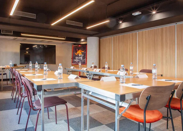 Ibis Aéroport Promenade Des Hotel 3*