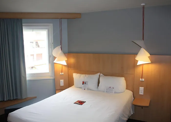 Отель Ibis Aeroport Promenade Des Ницца