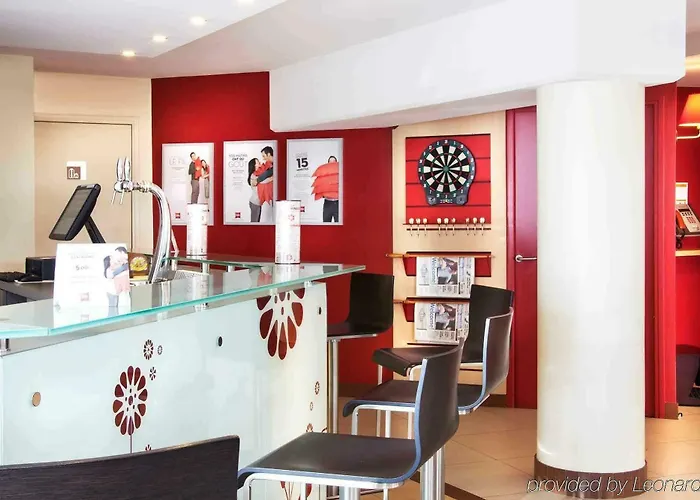 Ibis Aeroport Promenade Des Отель Ницца