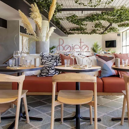 Ibis Aeroport Promenade Des Hotel 3*