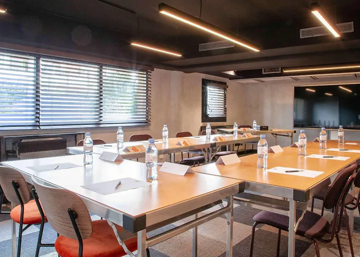 Ibis Aeroport Promenade Des 3*